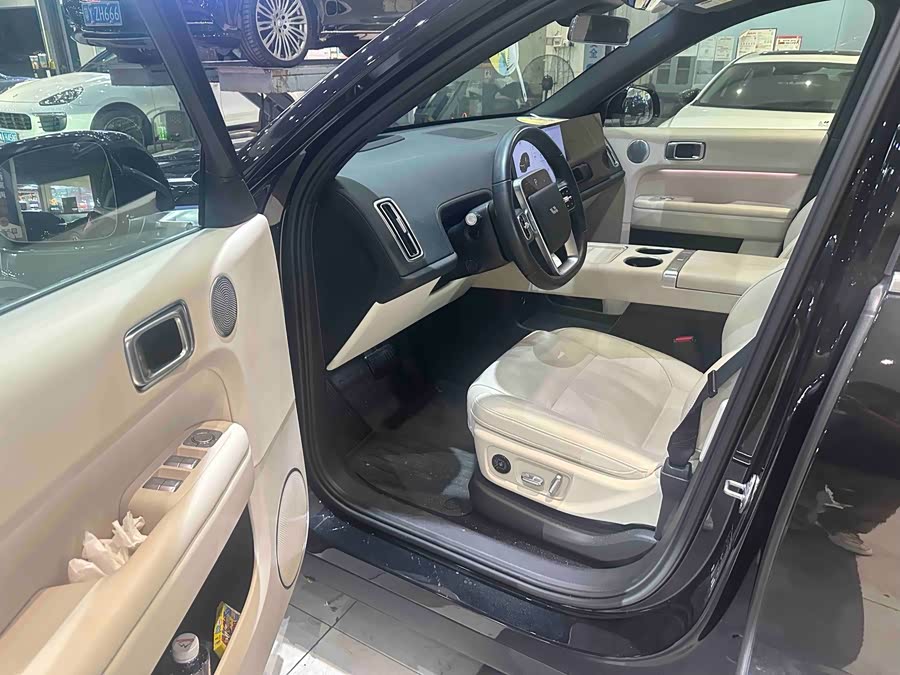 Li Auto L6 2024 Pro - zdjęcie 3