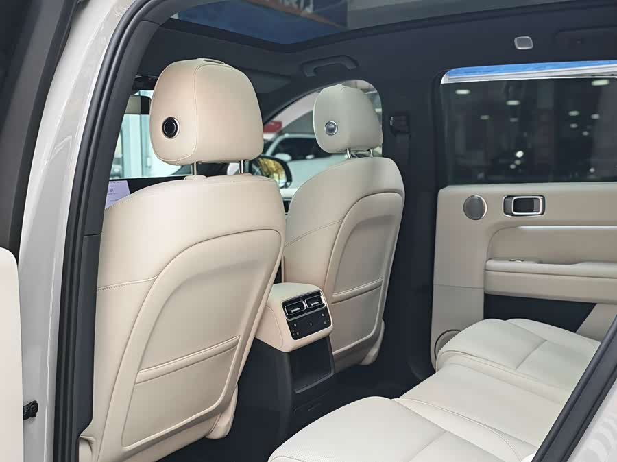 Li Auto L6 2024 Pro - zdjęcie 9