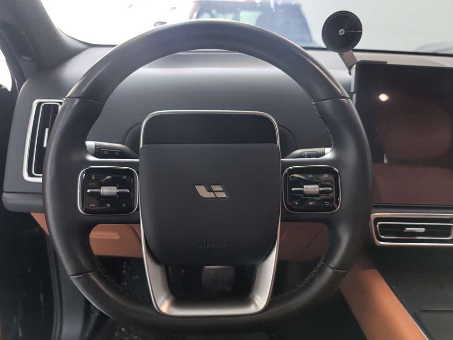Li Auto L8 2024 Pro - zdjęcie 5
