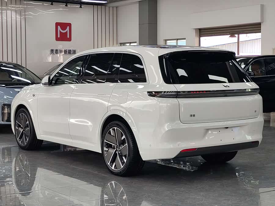 Li Auto L8 2025 Ultra Intelligent Renewal Version - zdjęcie 14