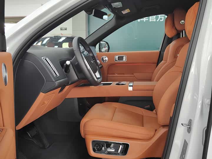 Li Auto L8 2025 Ultra Intelligent Renewal Version - zdjęcie 17
