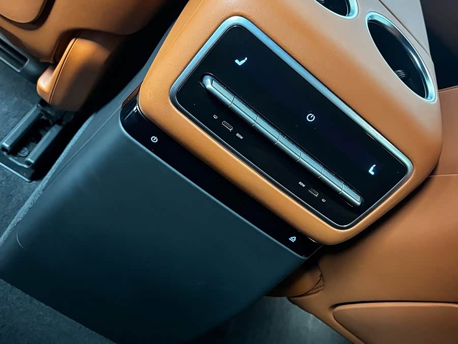 Li Auto L9 2023 Pro - zdjęcie 11
