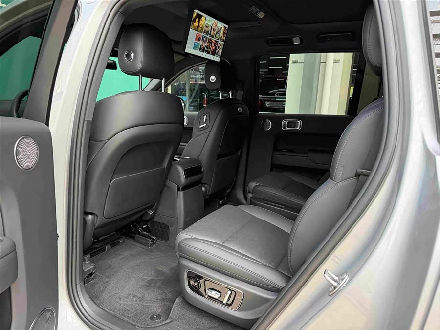Li Auto L9 2024 Ultra - zdjęcie 3
