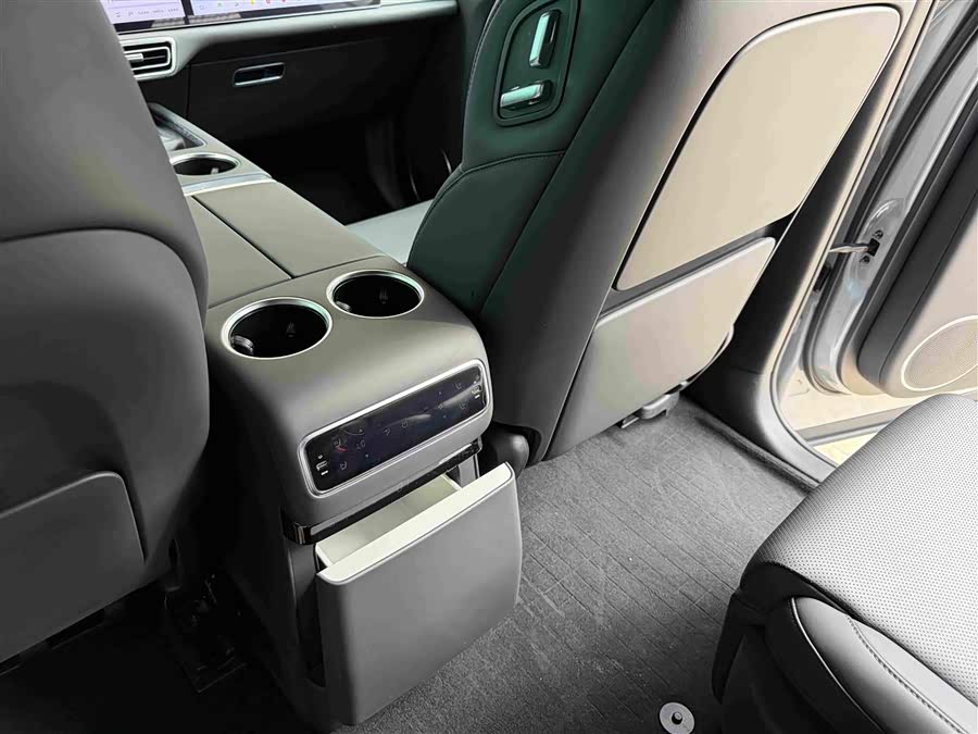 Li Auto L9 2024 Ultra - zdjęcie 7