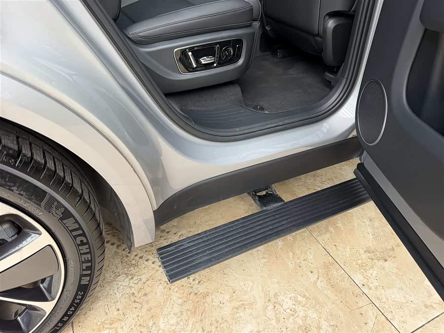 Li Auto L9 2024 Ultra - zdjęcie 8