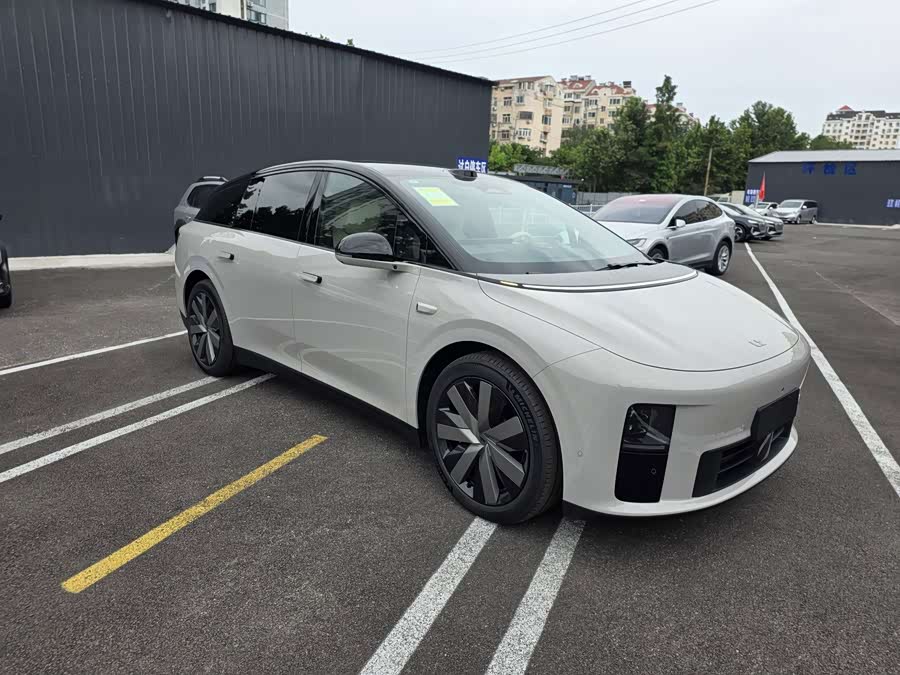Li Auto i6 2025 4WD Standard - zdjęcie 3