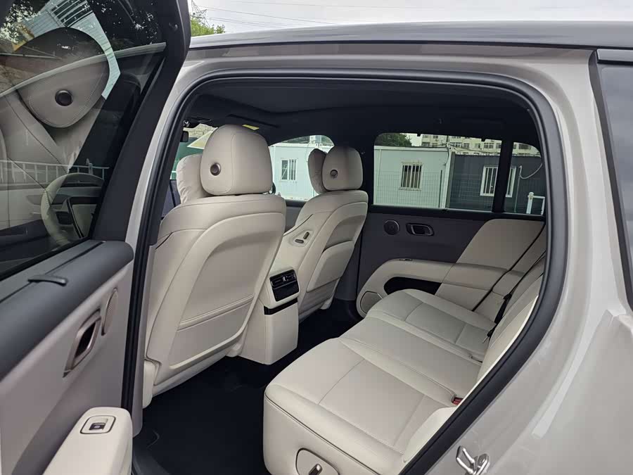 Li Auto i6 2025 4WD Standard - zdjęcie 7