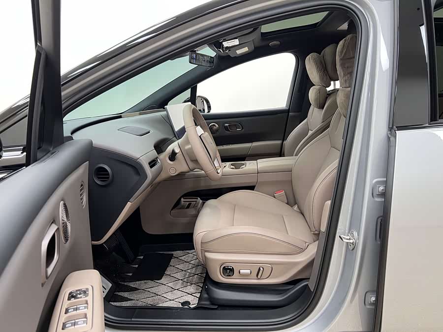 Li Auto i6 2025 4WD Standard - zdjęcie 8