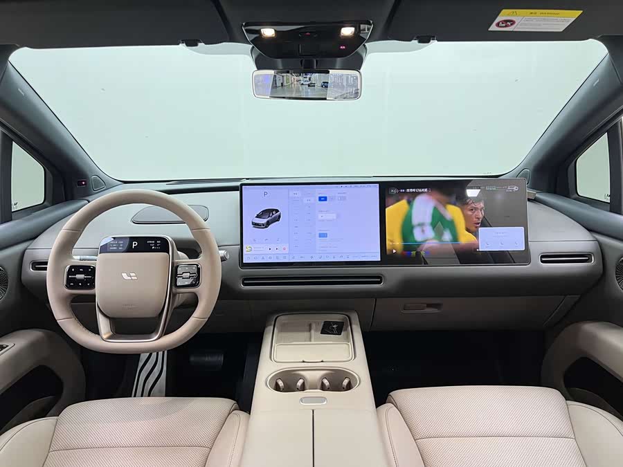 Li Auto i6 2025 4WD Standard - zdjęcie 10