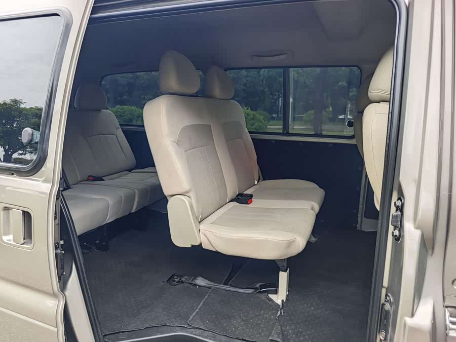 Lingzhi 2023 M5L 1.6L Comfort 7-seater - zdjęcie 17