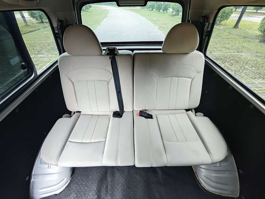 Lingzhi 2023 M5L 1.6L Comfort 7-seater - zdjęcie 18