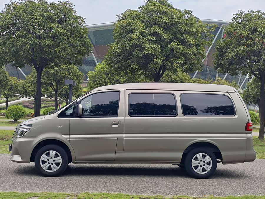 Lingzhi 2023 M5L 1.6L Comfort 7-seater - zdjęcie 5