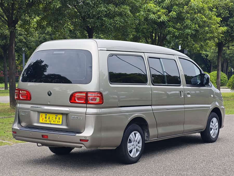 Lingzhi 2023 M5L 1.6L Comfort 7-seater - zdjęcie 7