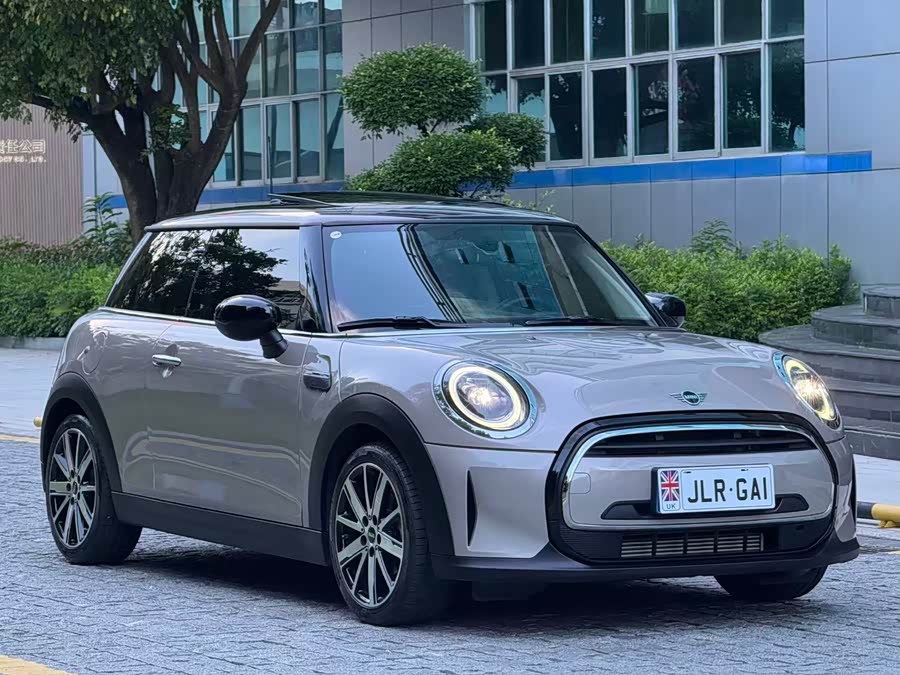MINI 2023 1.5T COOPER Artist - zdjęcie 2