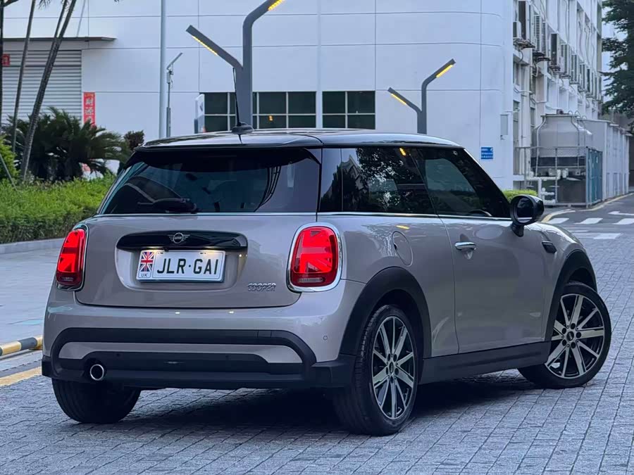 MINI 2023 1.5T COOPER Artist - zdjęcie 4