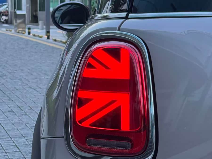 MINI 2023 1.5T COOPER Artist - zdjęcie 5