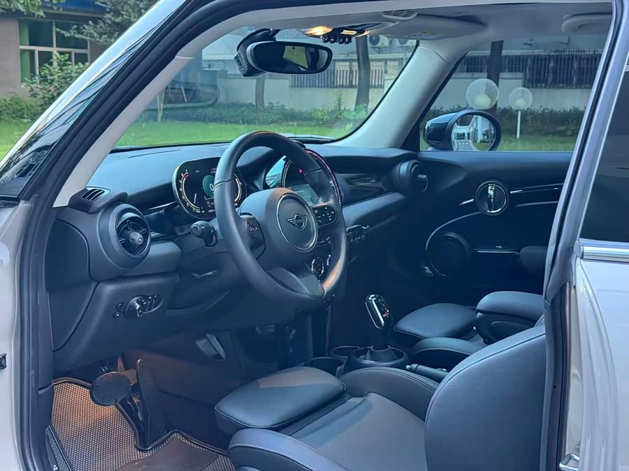 MINI 2023 1.5T COOPER Artist - zdjęcie 9