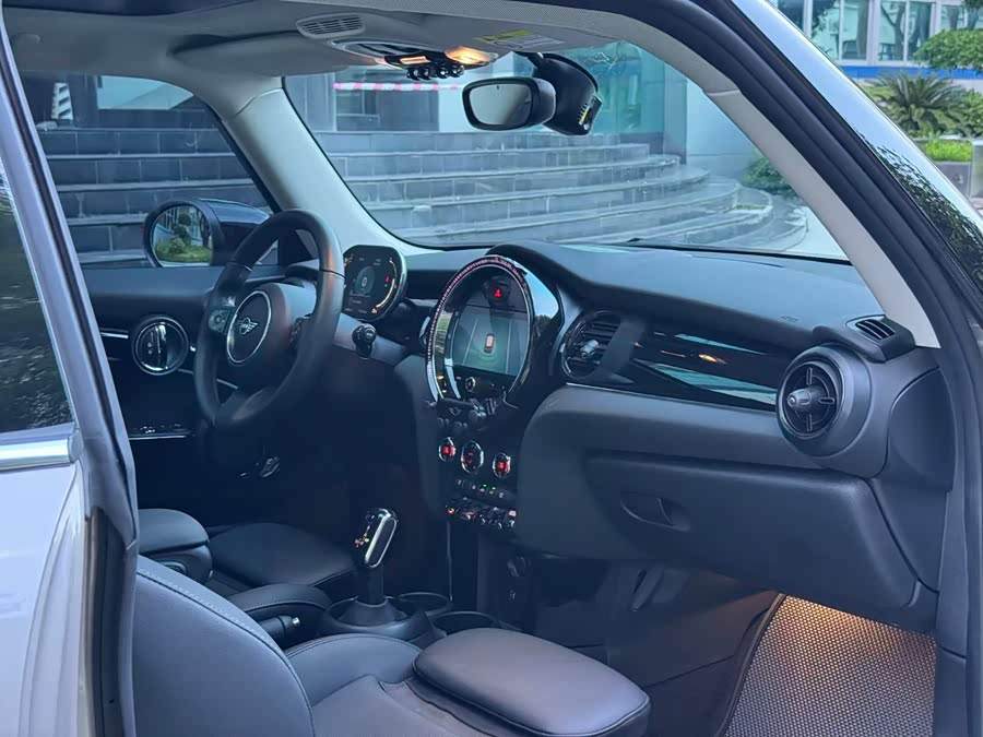 MINI 2023 1.5T COOPER Artist - zdjęcie 10