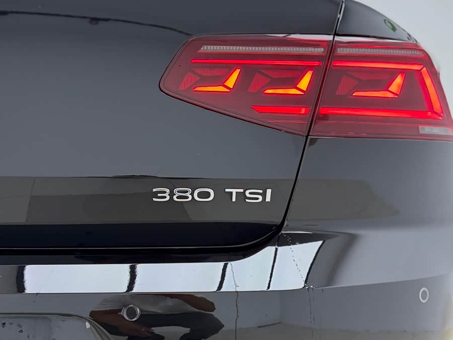 Magotan 2023 200 Million Commemorative Edition 380TSI DSG Flagship - zdjęcie 12