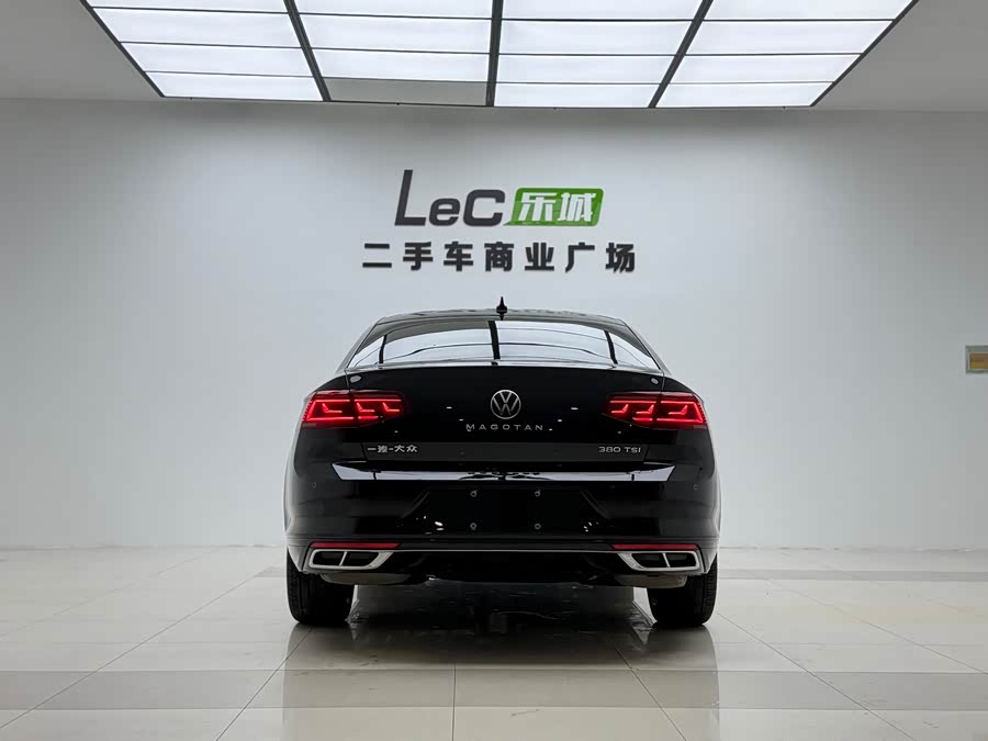 Magotan 2023 200 Million Commemorative Edition 380TSI DSG Flagship - zdjęcie 14