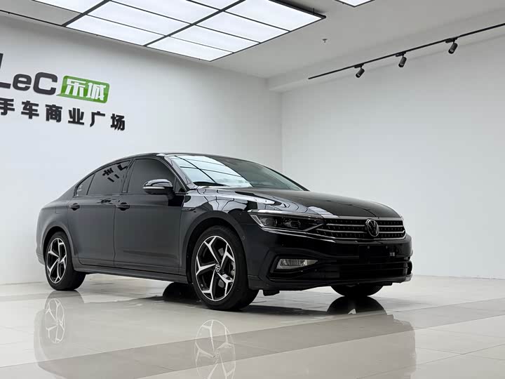 Magotan 2023 200 Million Commemorative Edition 380TSI DSG Flagship - zdjęcie 19