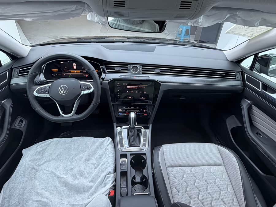 Magotan 2025 2WD 280TSI DSG Luxury - zdjęcie 11