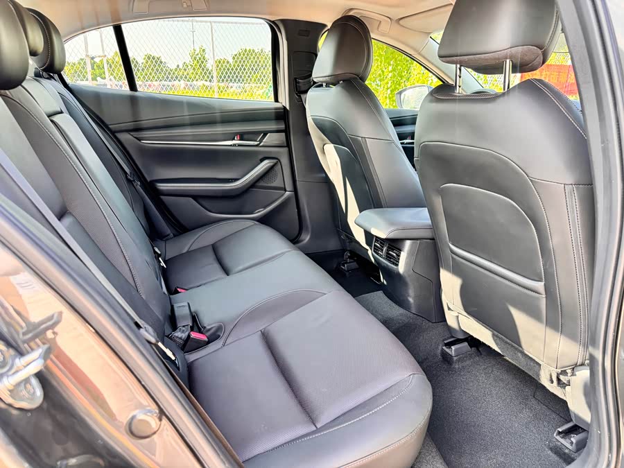Mazda 3 Axela 2023 2.0L Automatic Quality Edition - zdjęcie 11
