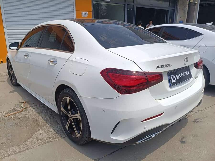 Mercedes-Benz A-Class 2023 A 200 L Fashion Edition - zdjęcie 6
