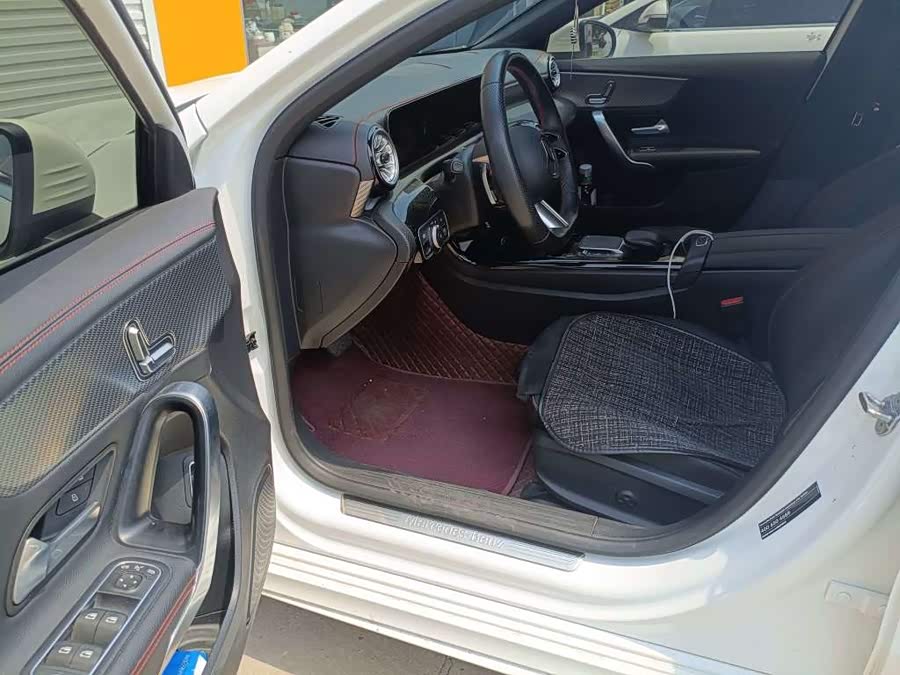 Mercedes-Benz A-Class 2023 A 200 L Fashion Edition - zdjęcie 10