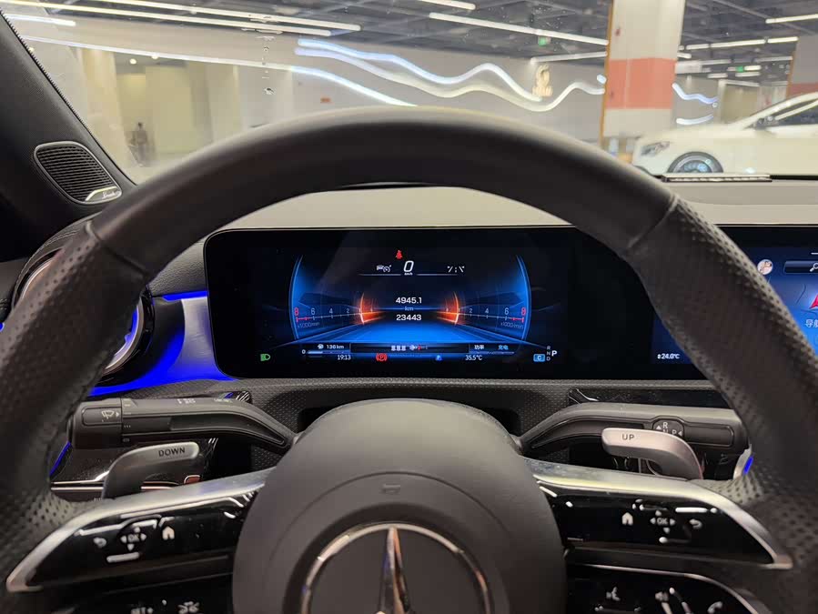 Mercedes-Benz A-Class AMG 2024 AMG A 35 L 4MATIC - zdjęcie 11