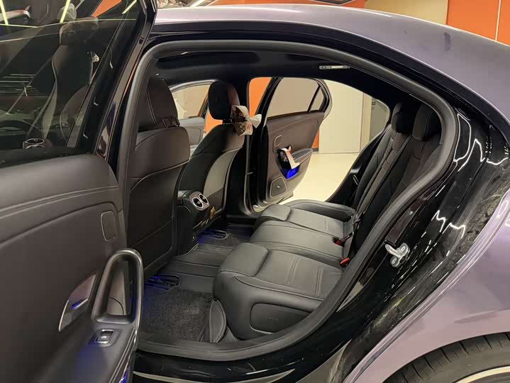 Mercedes-Benz A-Class AMG 2024 AMG A 35 L 4MATIC - zdjęcie 19
