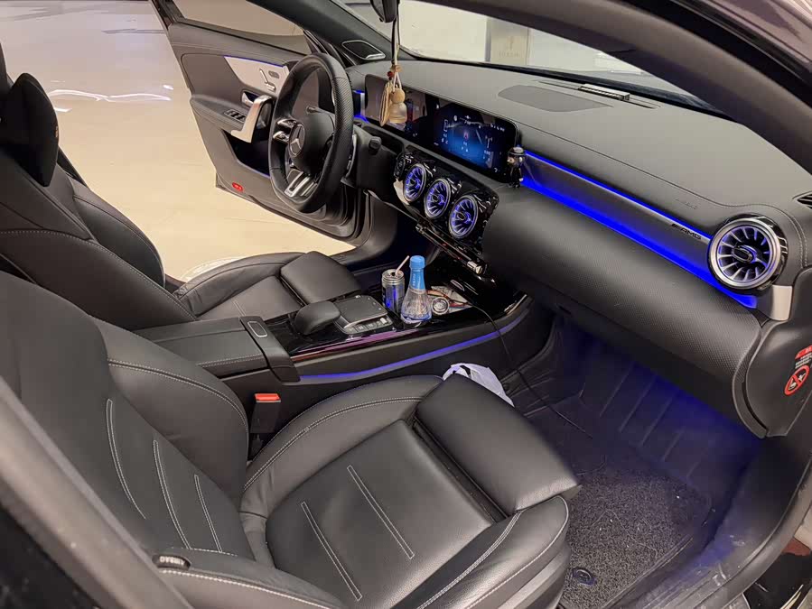 Mercedes-Benz A-Class AMG 2024 AMG A 35 L 4MATIC - zdjęcie 8