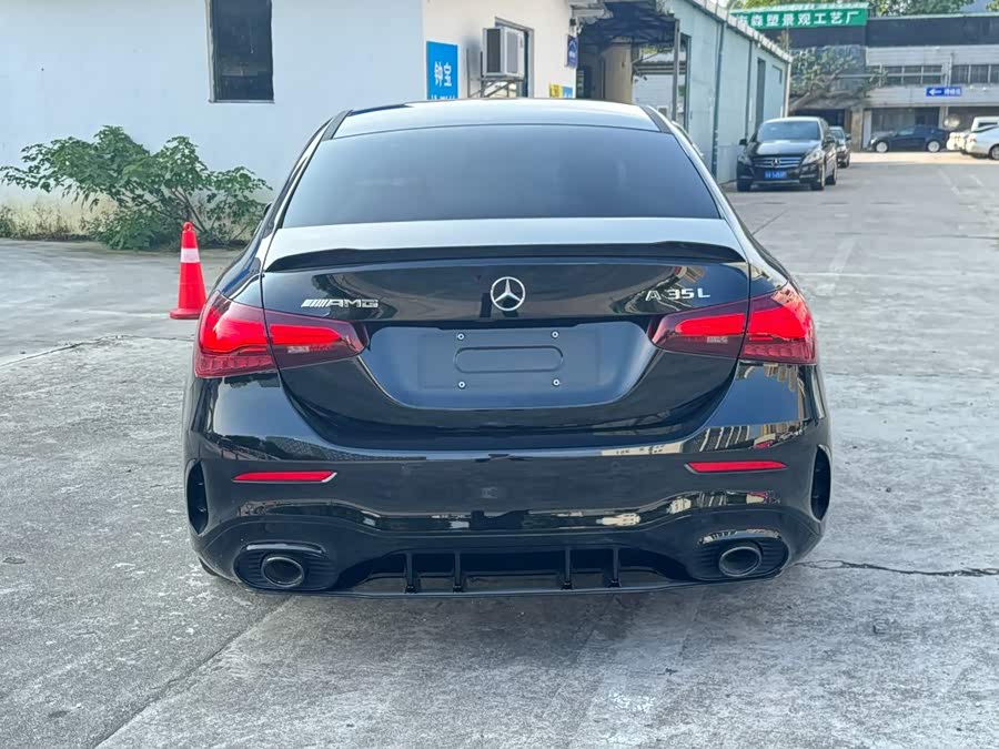 Mercedes-Benz A-Class AMG 2025 AMG A 35 4MATIC - zdjęcie 16