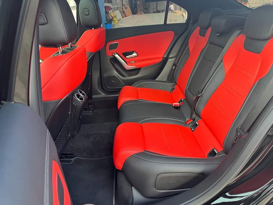 Mercedes-Benz A-Class AMG 2025 AMG A 35 4MATIC - zdjęcie 8