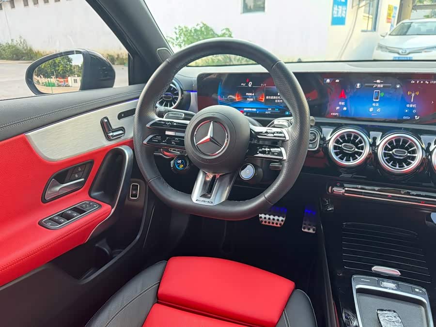 Mercedes-Benz A-Class AMG 2025 AMG A 35 4MATIC - zdjęcie 10