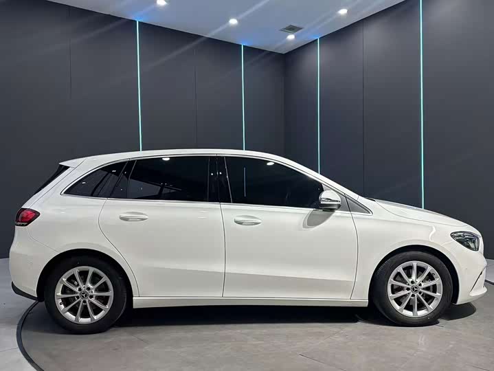 Mercedes-Benz B-Class 2022 B 200 Fashion - zdjęcie 16