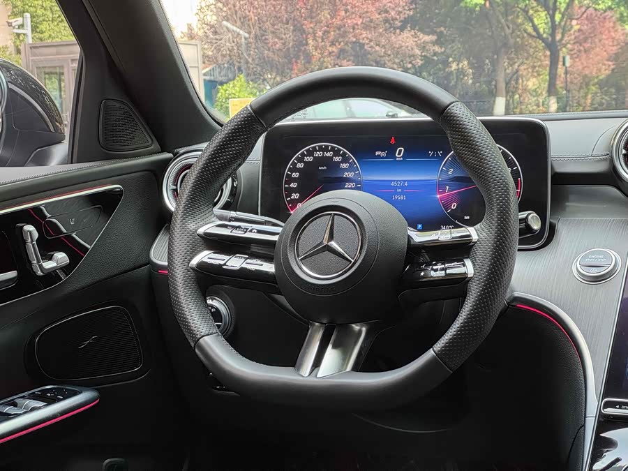 Mercedes-Benz C-Class 2023 C 260 L Sport Edition - zdjęcie 12