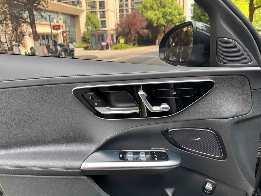 Mercedes-Benz C-Class 2023 C 260 L Sport Edition - zdjęcie 10