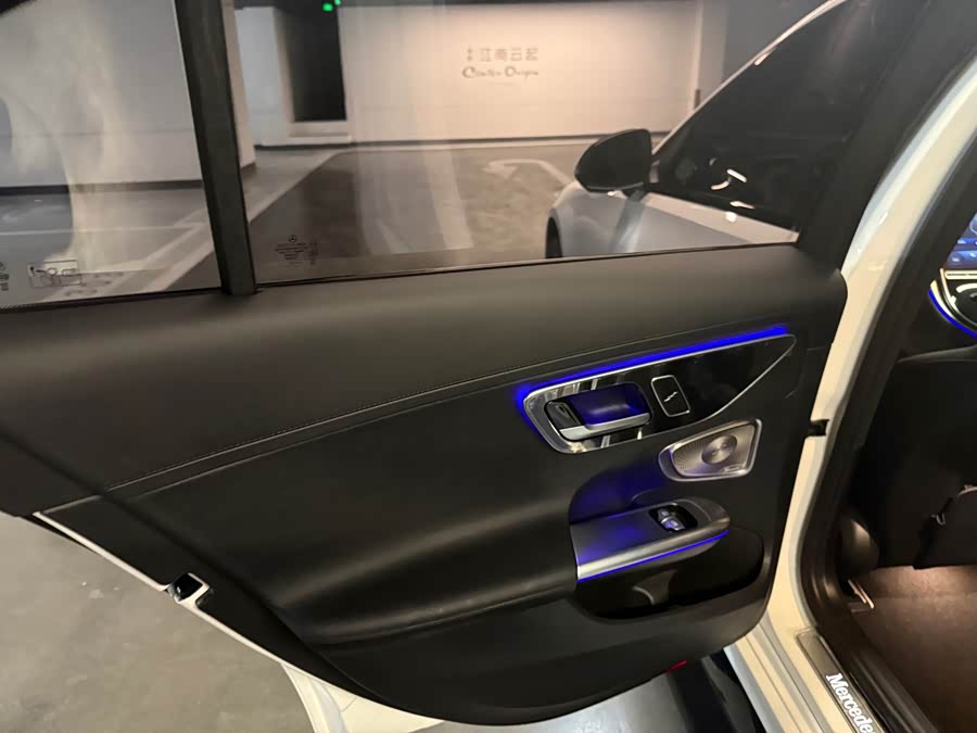 Mercedes-Benz C-Class 2023 Facelift C 260 L Haoye Sports Edition - zdjęcie 13