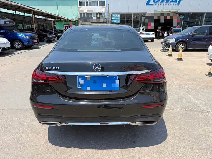 Mercedes-Benz E-Class 2023 E 300 L Sport Luxury - zdjęcie 19