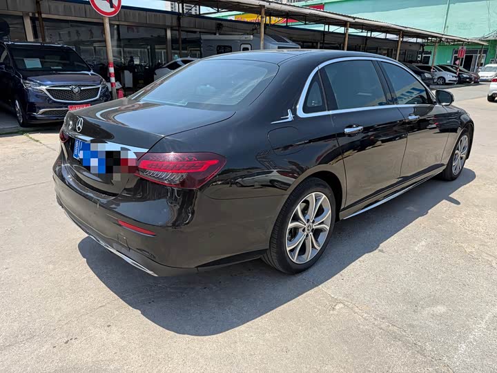 Mercedes-Benz E-Class 2023 E 300 L Sport Luxury - zdjęcie 20