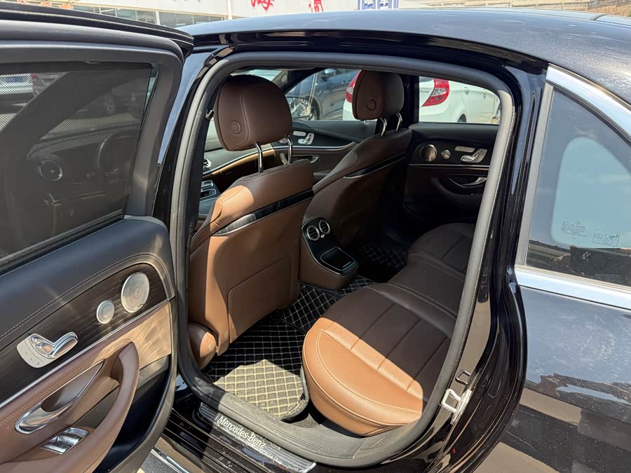 Mercedes-Benz E-Class 2023 E 300 L Sport Luxury - zdjęcie 7