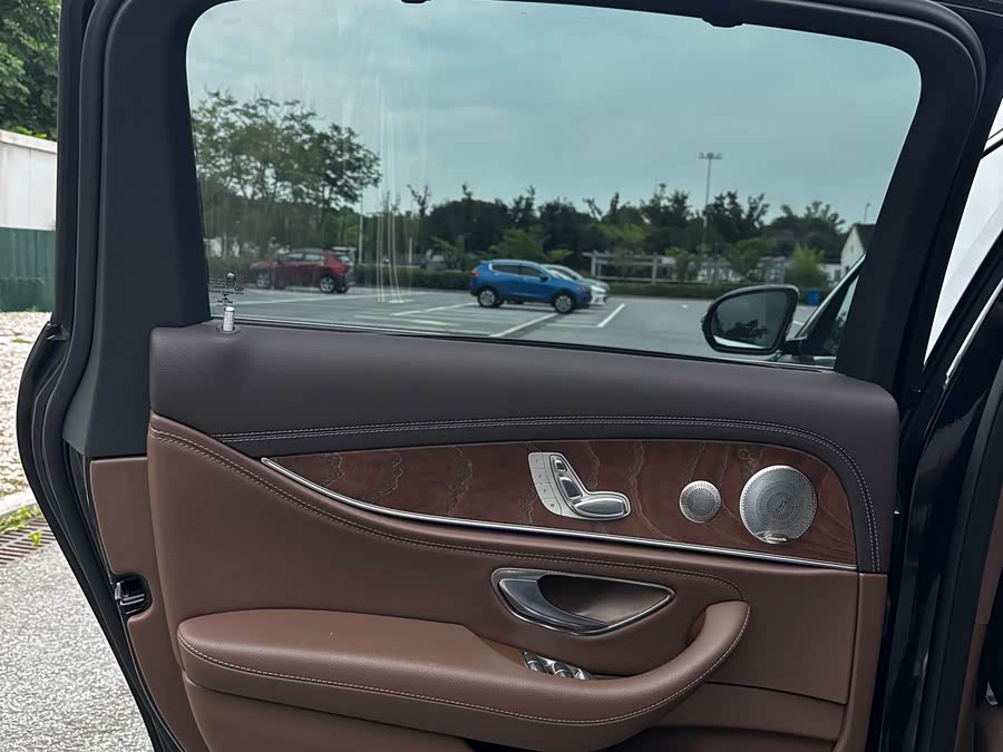 Mercedes-Benz E-Class 2023 Facelift E 300 L Luxury - zdjęcie 11