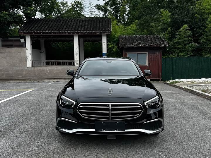 Mercedes-Benz E-Class 2023 Facelift E 300 L Luxury - zdjęcie 17