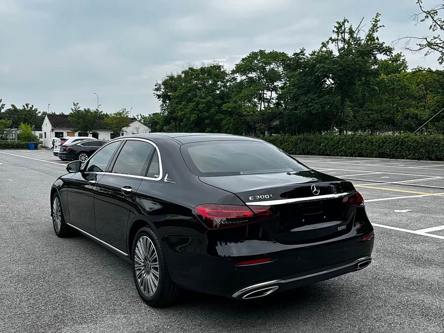 Mercedes-Benz E-Class 2023 Facelift E 300 L Luxury - zdjęcie 4