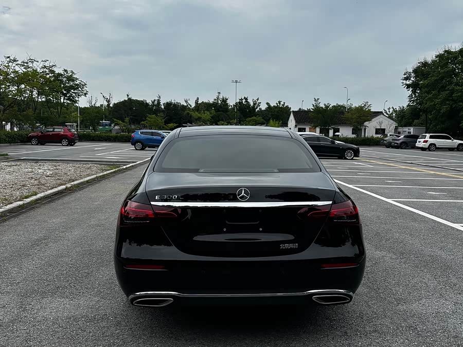 Mercedes-Benz E-Class 2023 Facelift E 300 L Luxury - zdjęcie 5