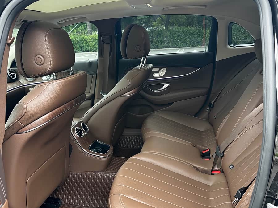 Mercedes-Benz E-Class 2023 Facelift E 300 L Luxury - zdjęcie 9