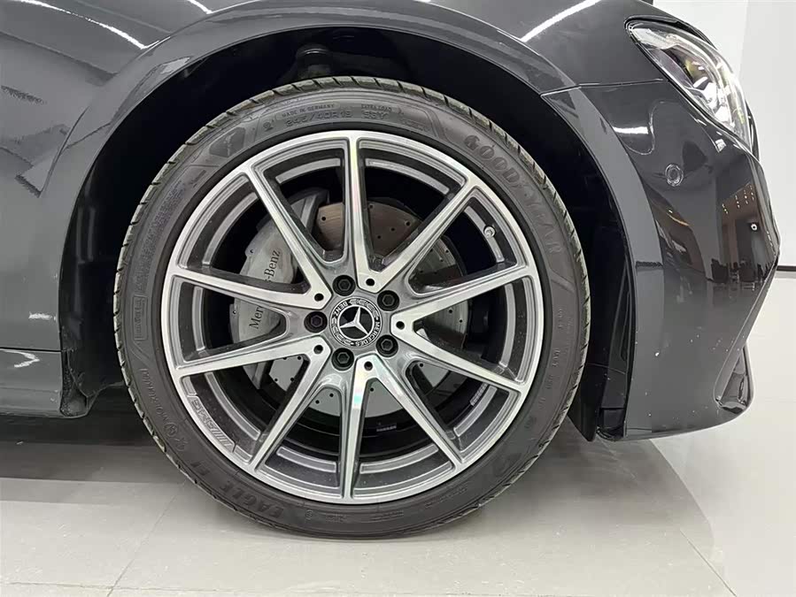Mercedes-Benz E-Class (Imported) 2023 E 260 Coupe - zdjęcie 17