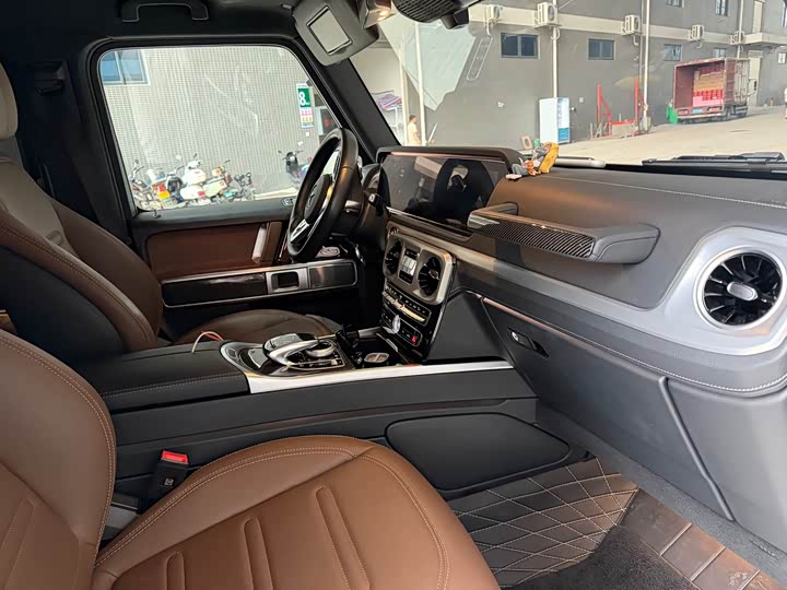 Mercedes-Benz G-Class 2024 G 350 - zdjęcie 11