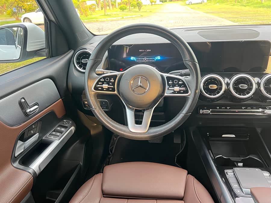 Mercedes-Benz GLB 2023 Facelift GLB 200 Dynamic - zdjęcie 11